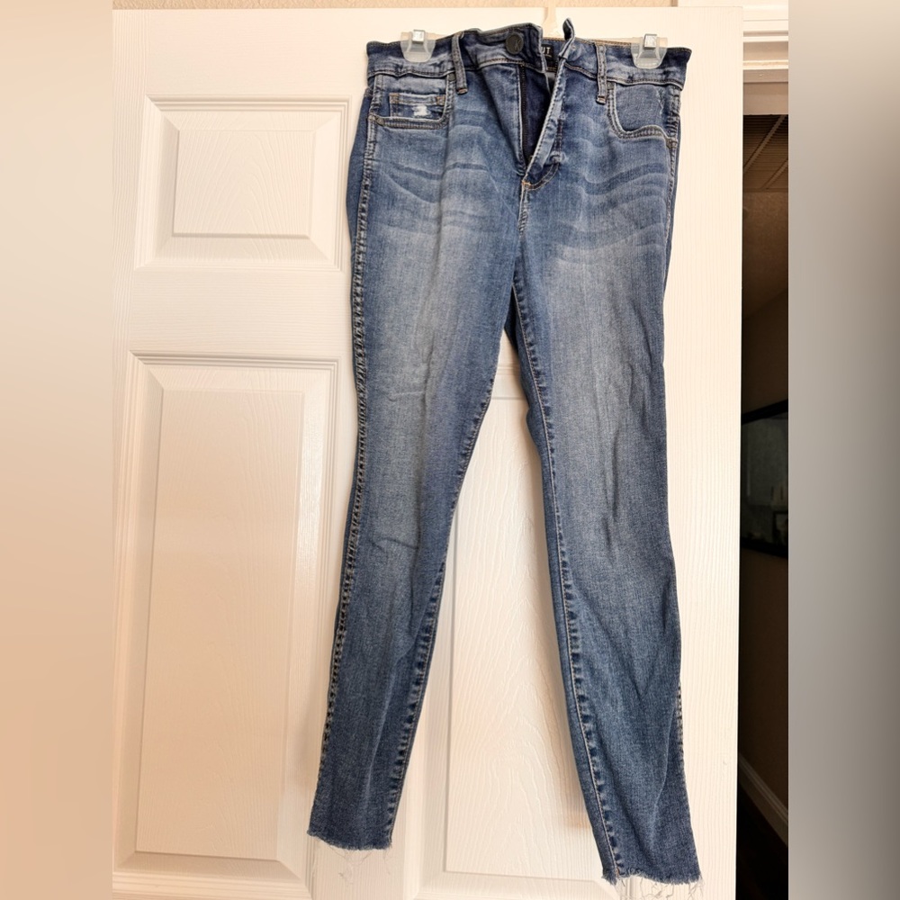 Kut from the kloth fab ab ankle skinny jeans, size 4 petite, frayed hem